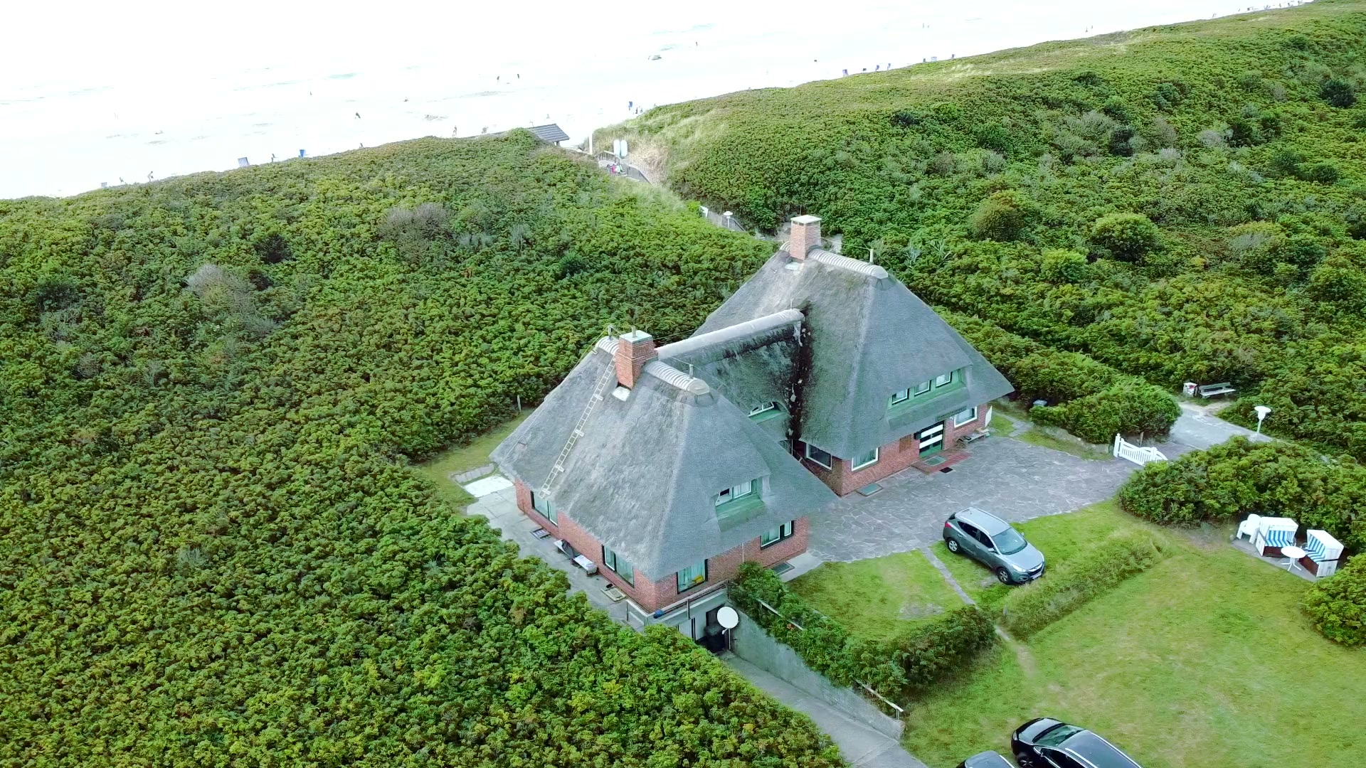 Dünenhaus Sylt – Reetdachhaus direkt am Strand von Westerland